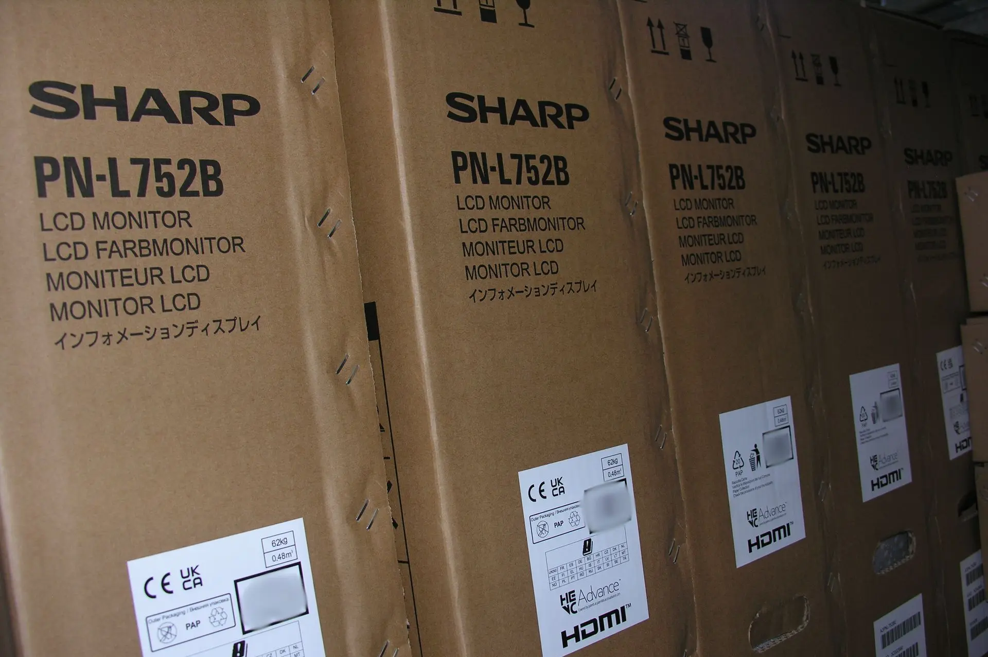 Cartons de produits SHARP